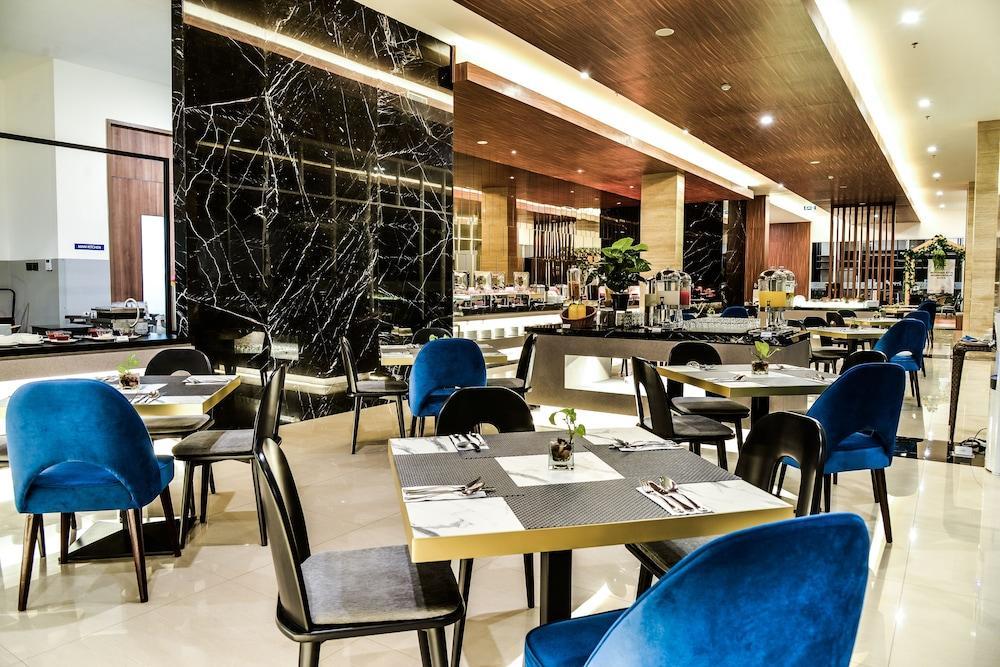 Aston Sidoarjo City Hotel & Conference Center Zewnętrze zdjęcie